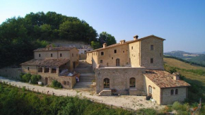 Гостиница Borgo Storico Cisterna  Мачерата-Фельтрия